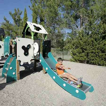 Camping Domaine Residentiel De Plein Air Le Coteau De La Marine 4*